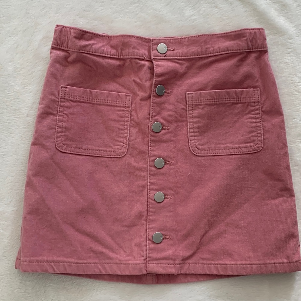 Children’s Place Lightweight Pink Corduroy Skirt in size 8.